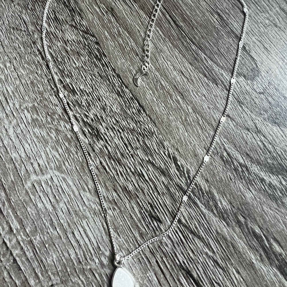 Luna Norte Druzy Quartz Elegant Silver over brass Teardrop Pendant Necklace - Picture 8 of 14